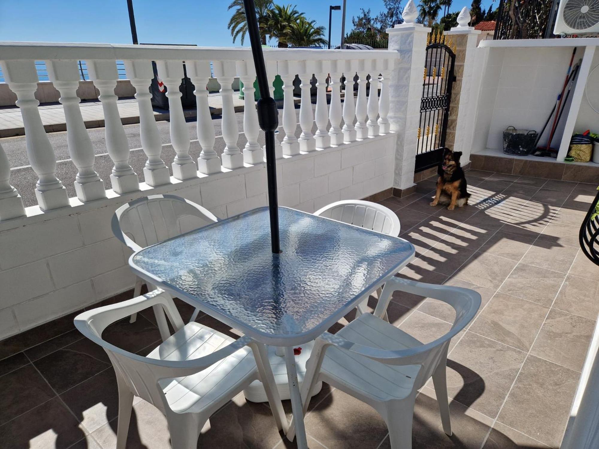 Casa de Férias House Totally Refurbished In 2024, Terrace In Front Of The Sea, 1 Min Walk To The Beach, Aircon, Wifi